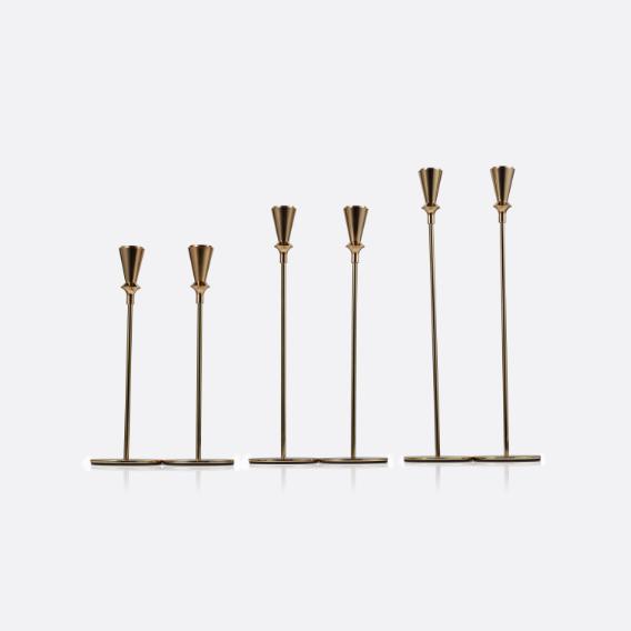 CANDLESTICKS IN MINIMALIST DESIGN